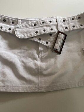 Princess Polly White Denim Jean Belted Skirt sz 4  Like New